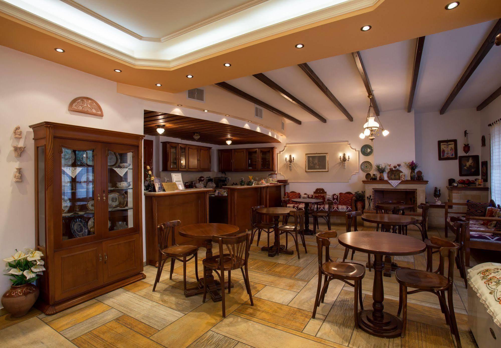 莫奈姆瓦夏 佩特里诺旅馆酒店 外观 照片